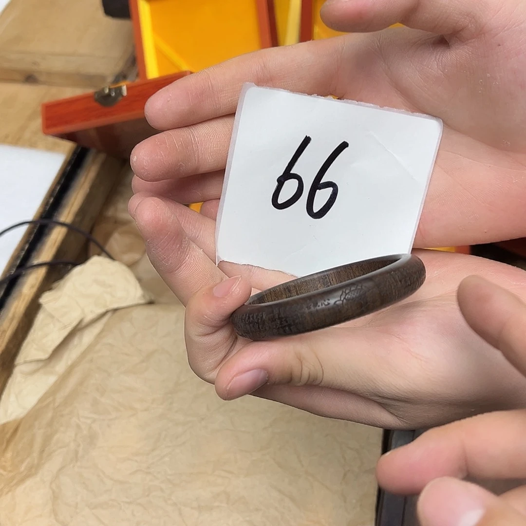 大叶紫檀（黑酸枝木类）