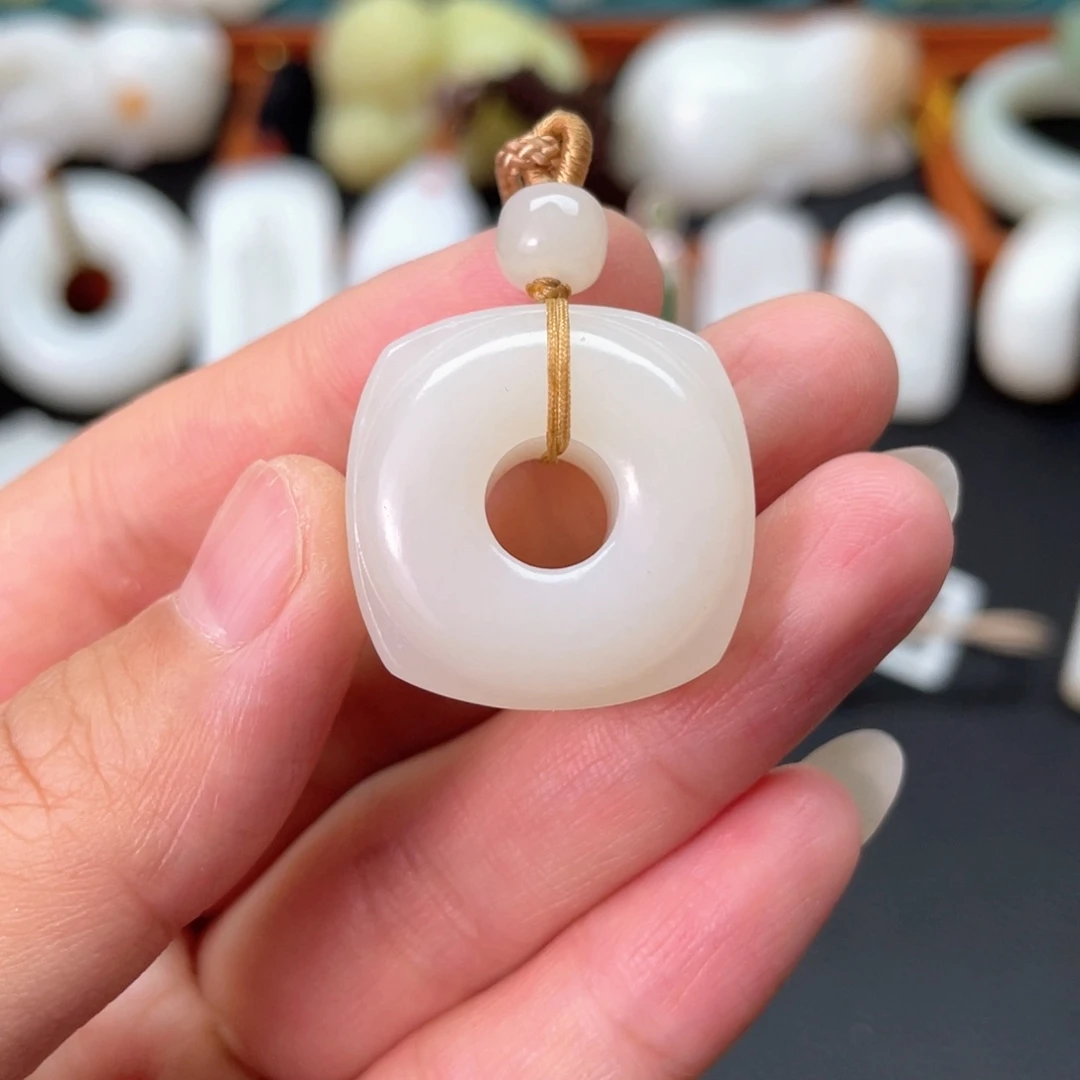 和田玉未镶嵌挂件