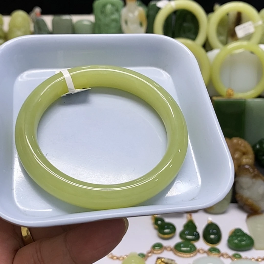 【闪购商品】颈饰未镶嵌和田玉