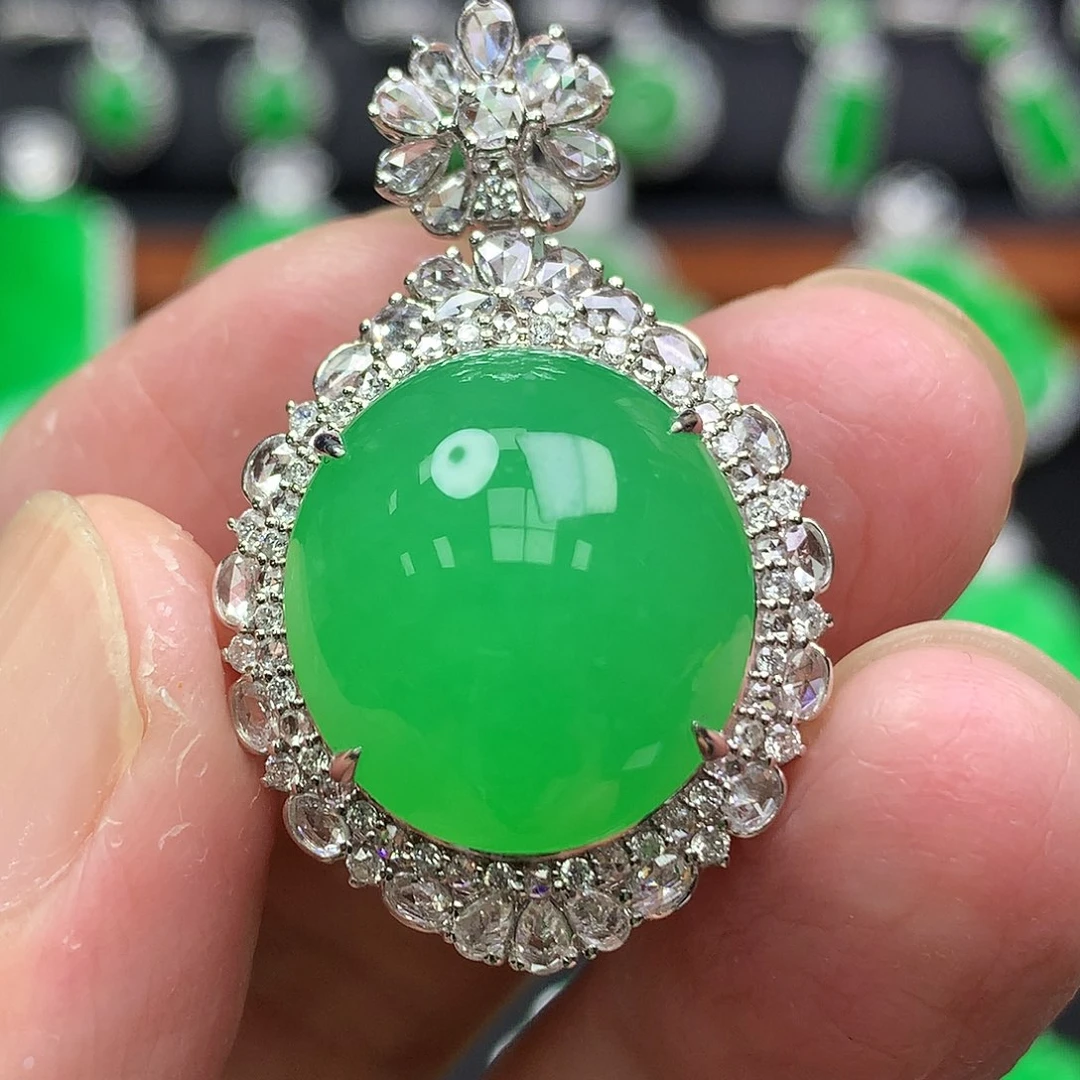 七***安翡翠18K金镶嵌颈饰
