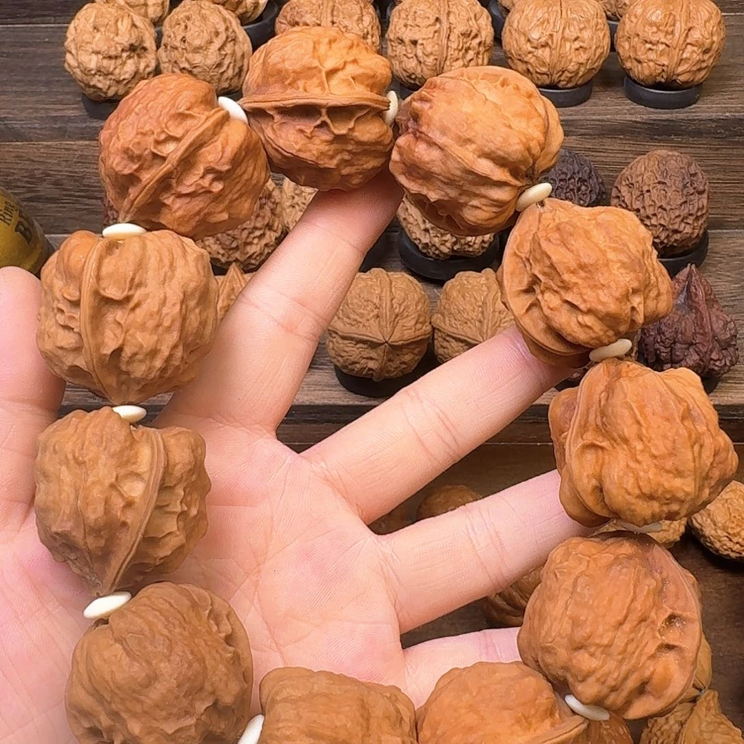 文玩核桃吊坠3虫皇手持33尺寸
