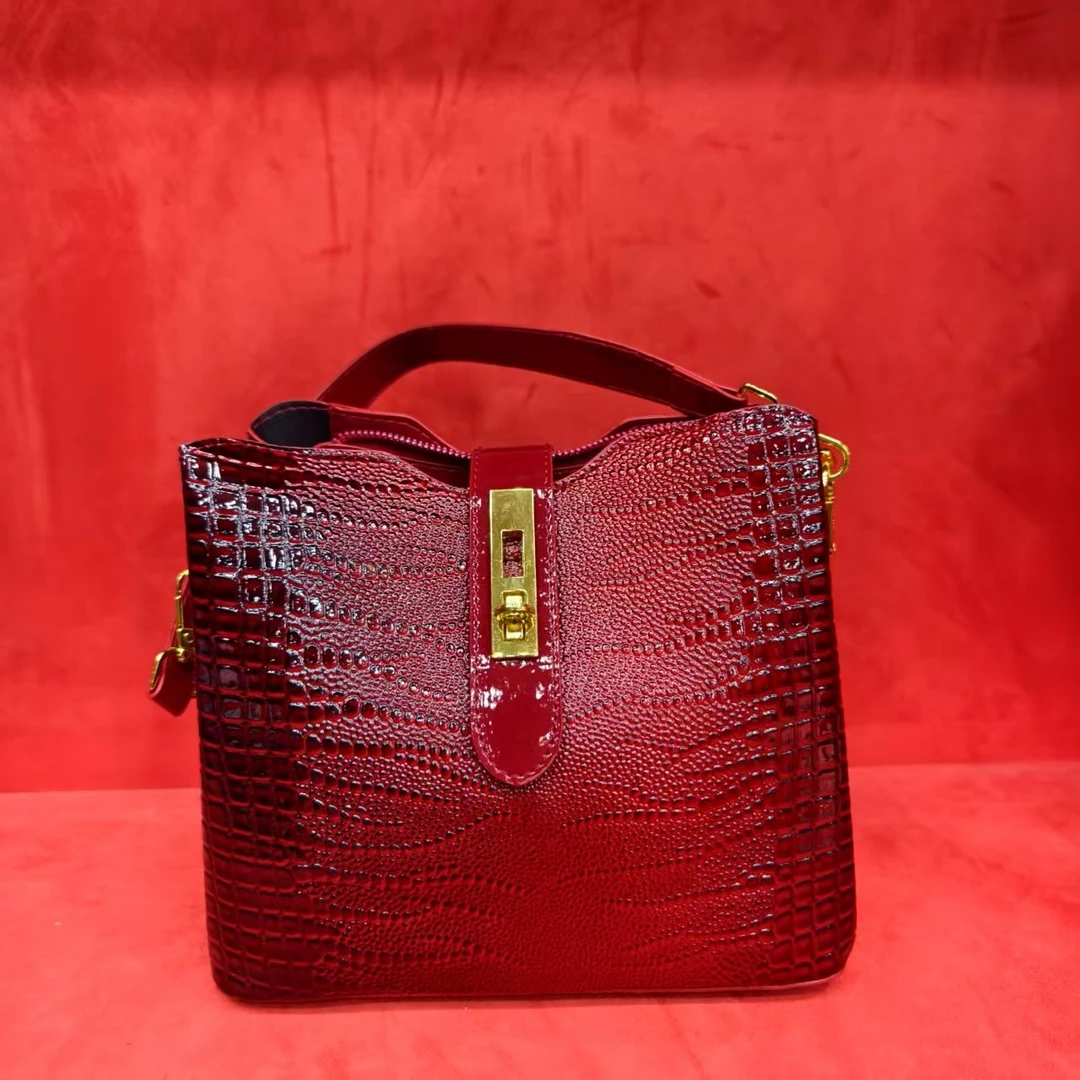 （亮牌灯点关注才可以拍）单肩斜手提包气质手提包肩包经典轻奢时尚