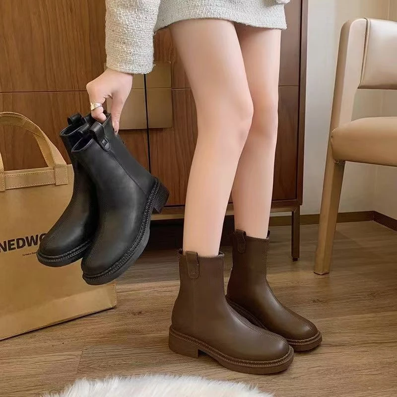 秋冬新款韩版通勤瘦瘦简约粗跟裸靴短靴8082(不加绒)