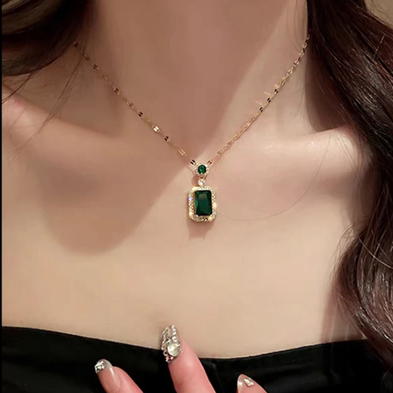 钛钢项链 欧美复古风方形锆石项链高级设计感小众华丽轻奢锁骨链