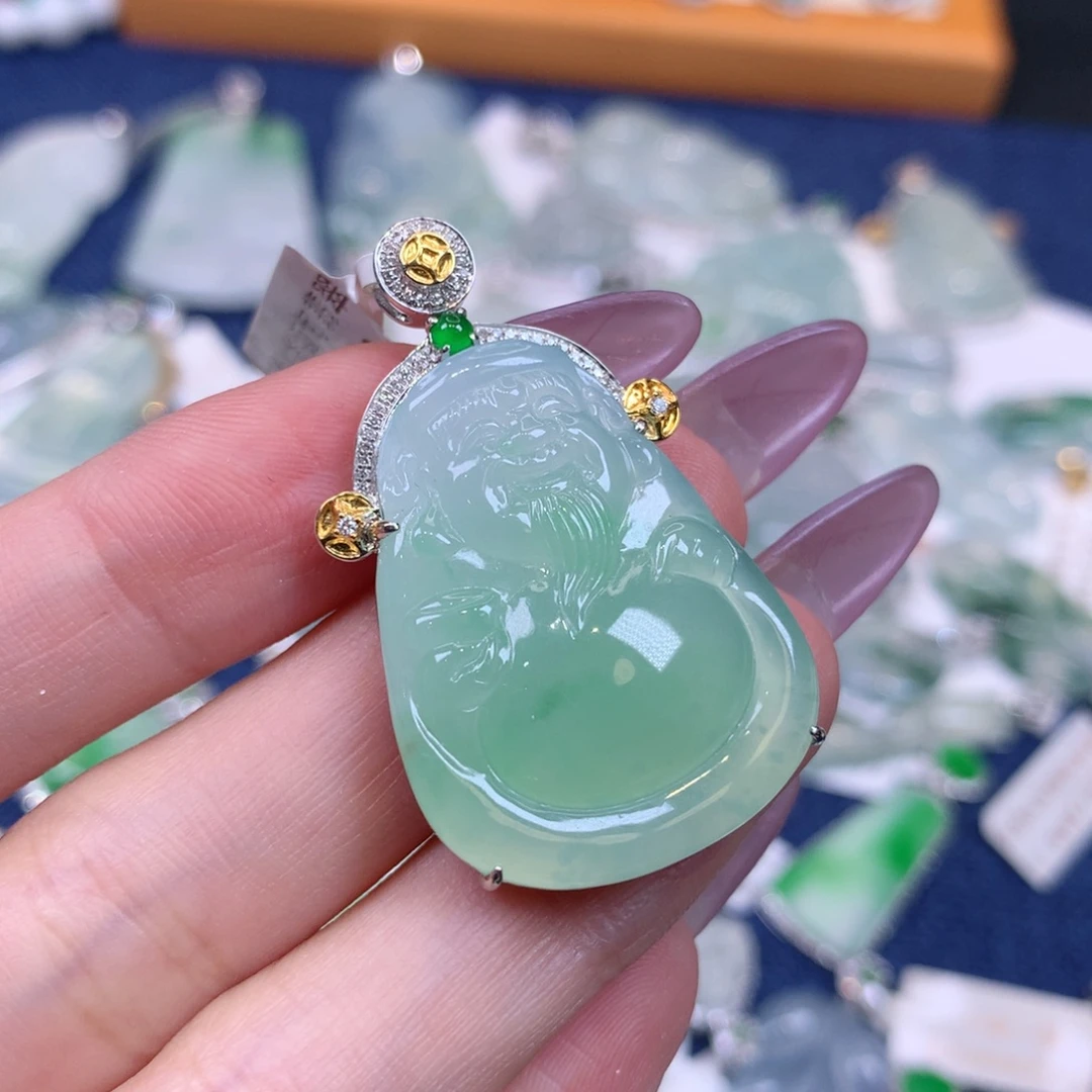 流***画颈饰18K金镶嵌翡翠