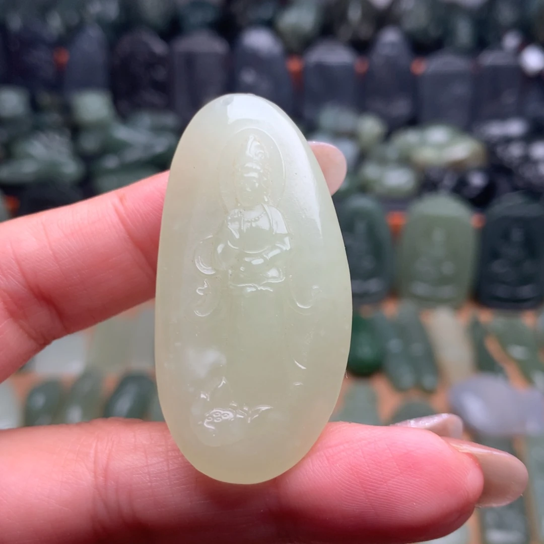 颈饰未镶嵌和田玉挂件30（有包容）