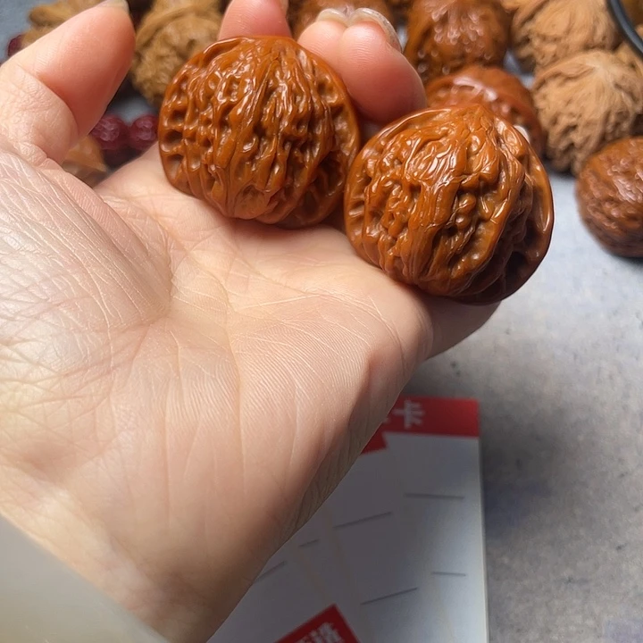 文玩核桃吊坠玉龙粗筋