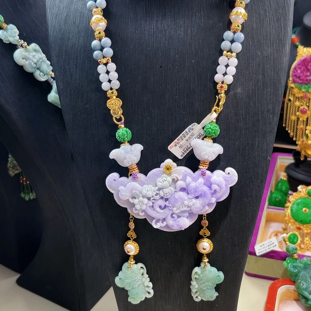 【闪购商品】翡翠吊坠(赠链)未镶嵌九尾