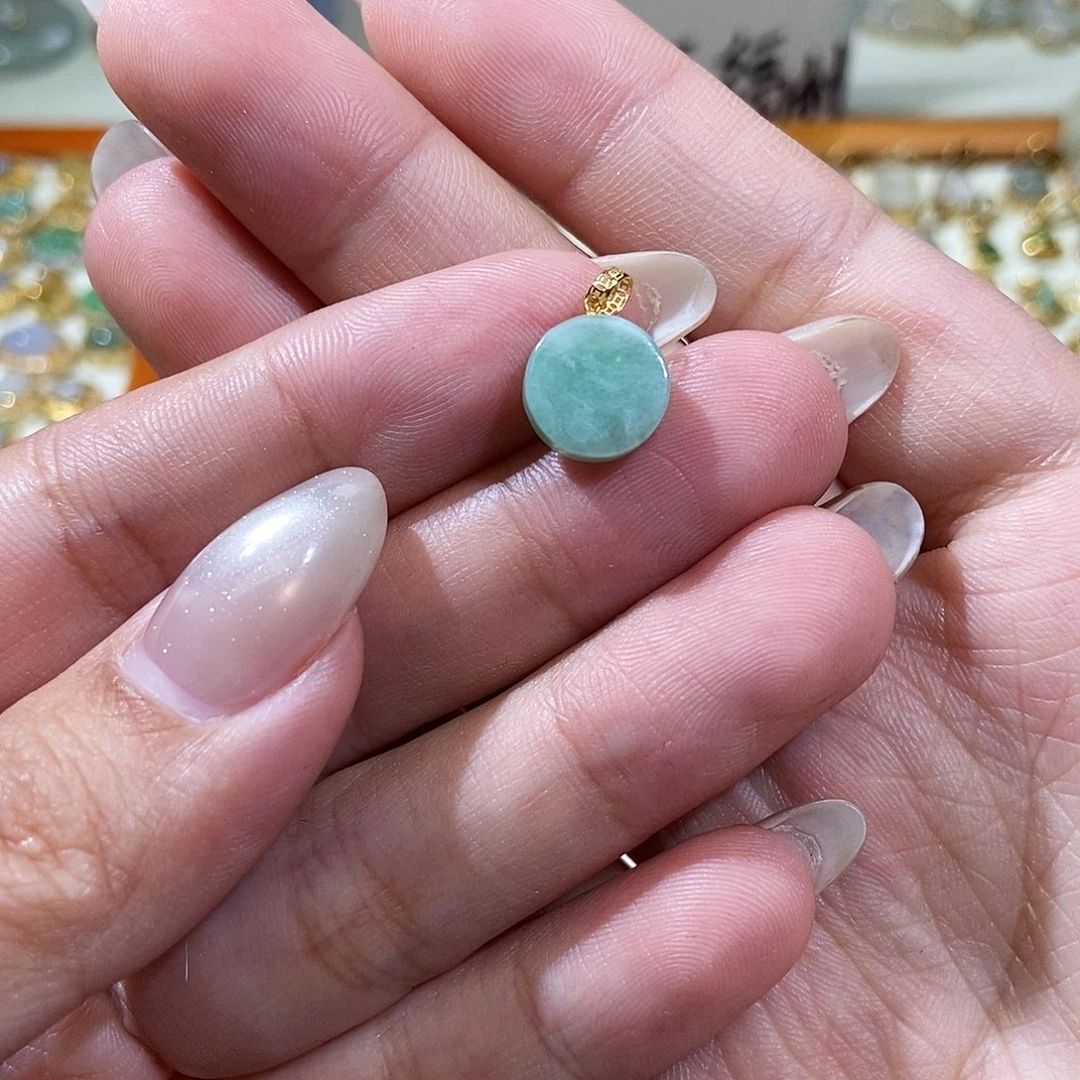 翡翠18K金镶嵌颈饰1111