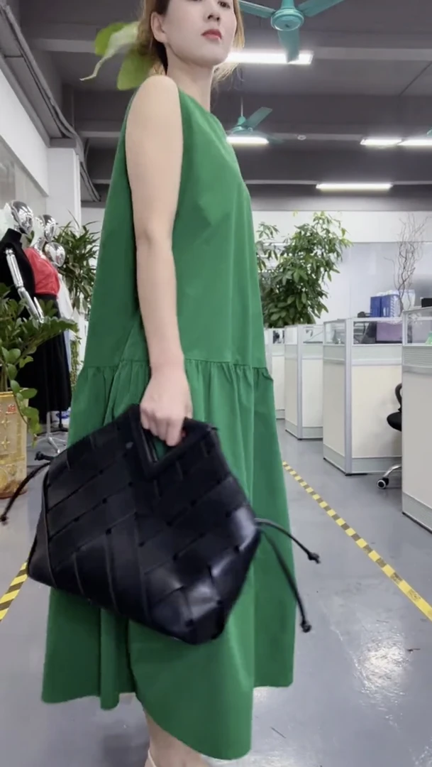 2025新款韩版日系无袖减龄高级感气质连衣裙宽松版