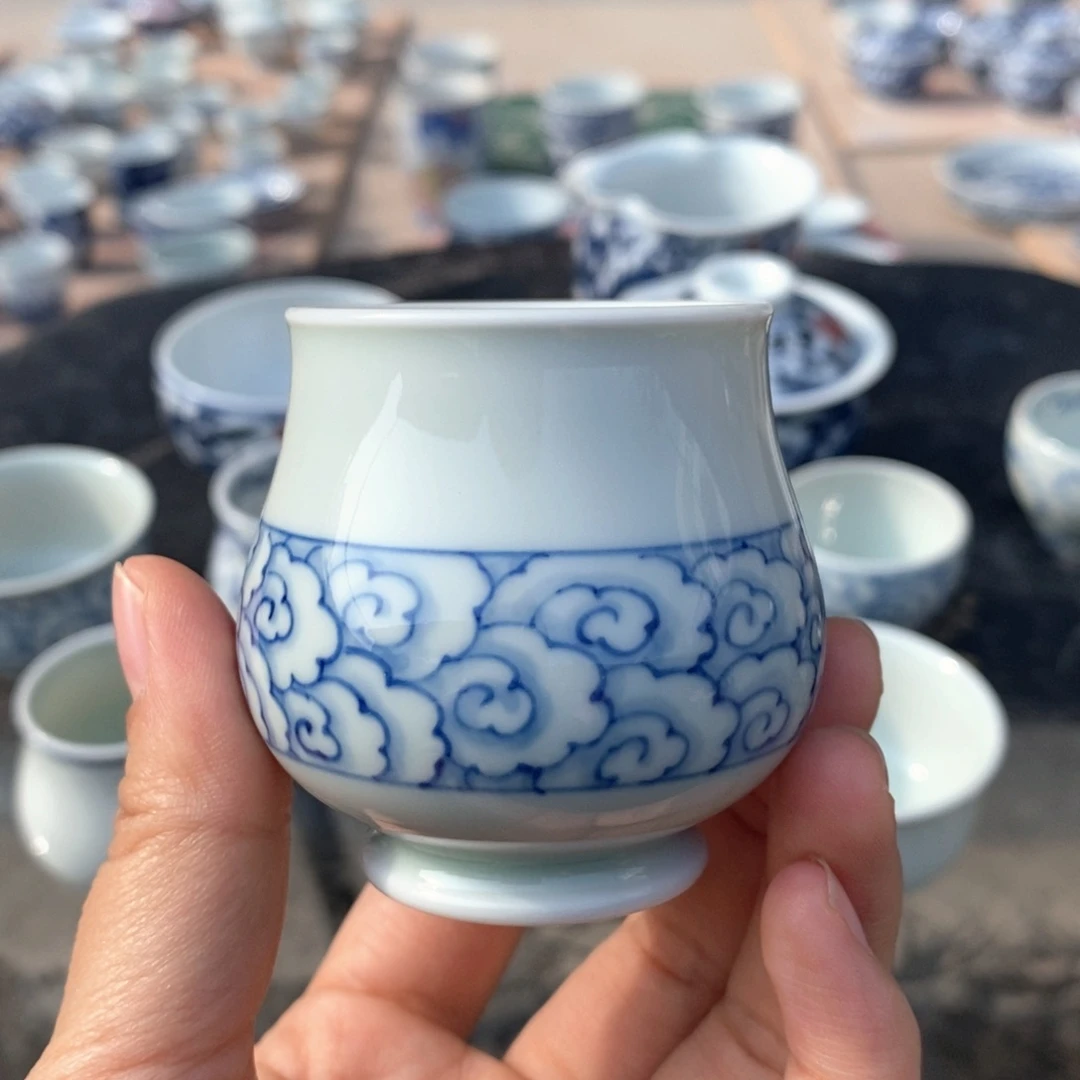 瓷片景德镇手绘卷云杯