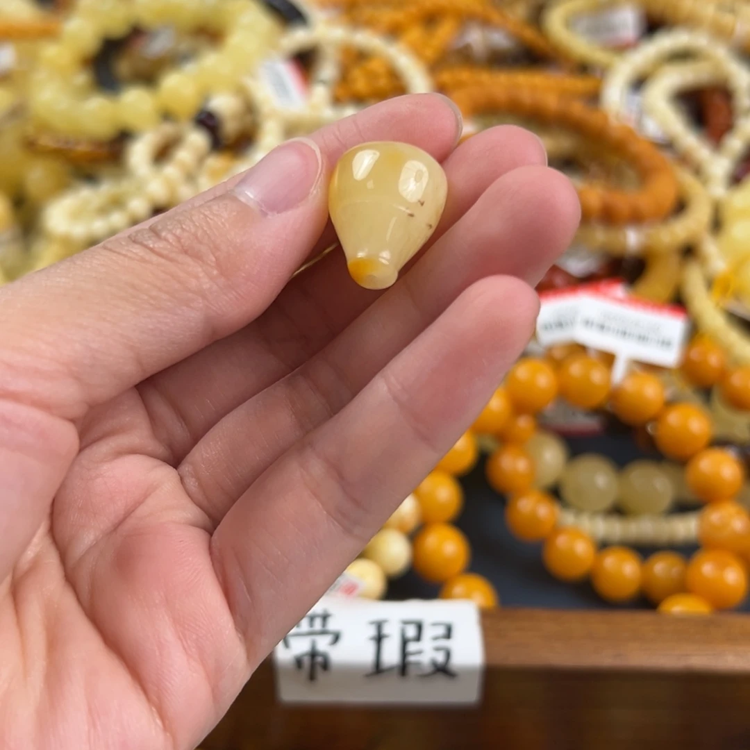 琥珀未镶嵌珠宝奇石