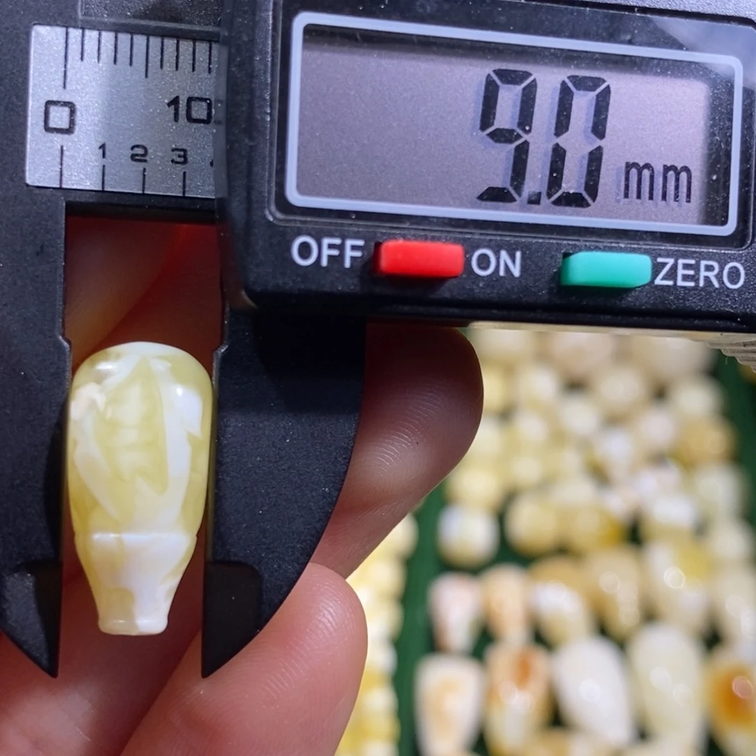 蜜蜡未镶嵌裸石配饰