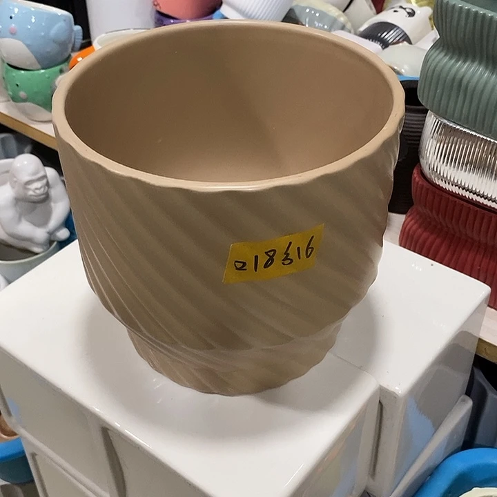 摆件陶盆有孔 微瑕介意勿拍