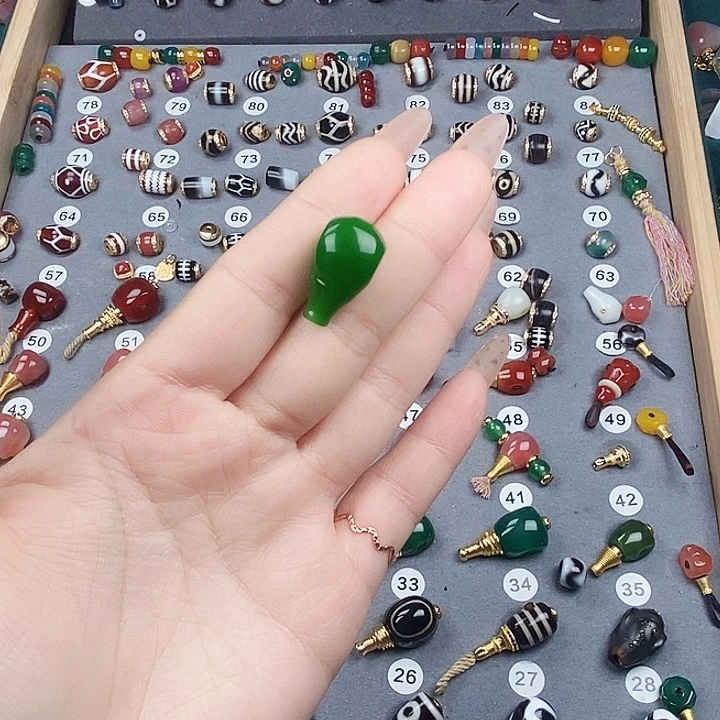 玛瑙/玉髓未镶嵌饰品