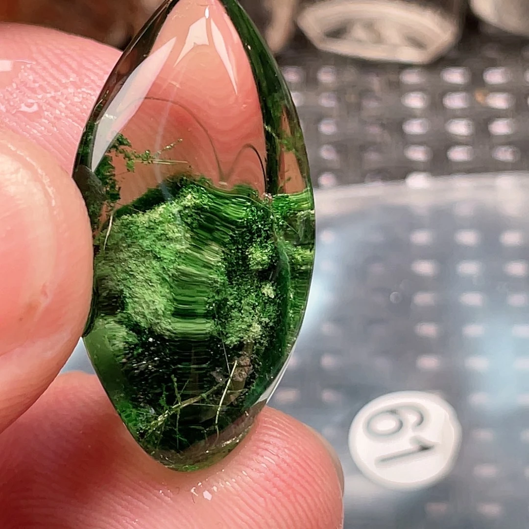 【闪购商品】颈饰未镶嵌水晶W***Q