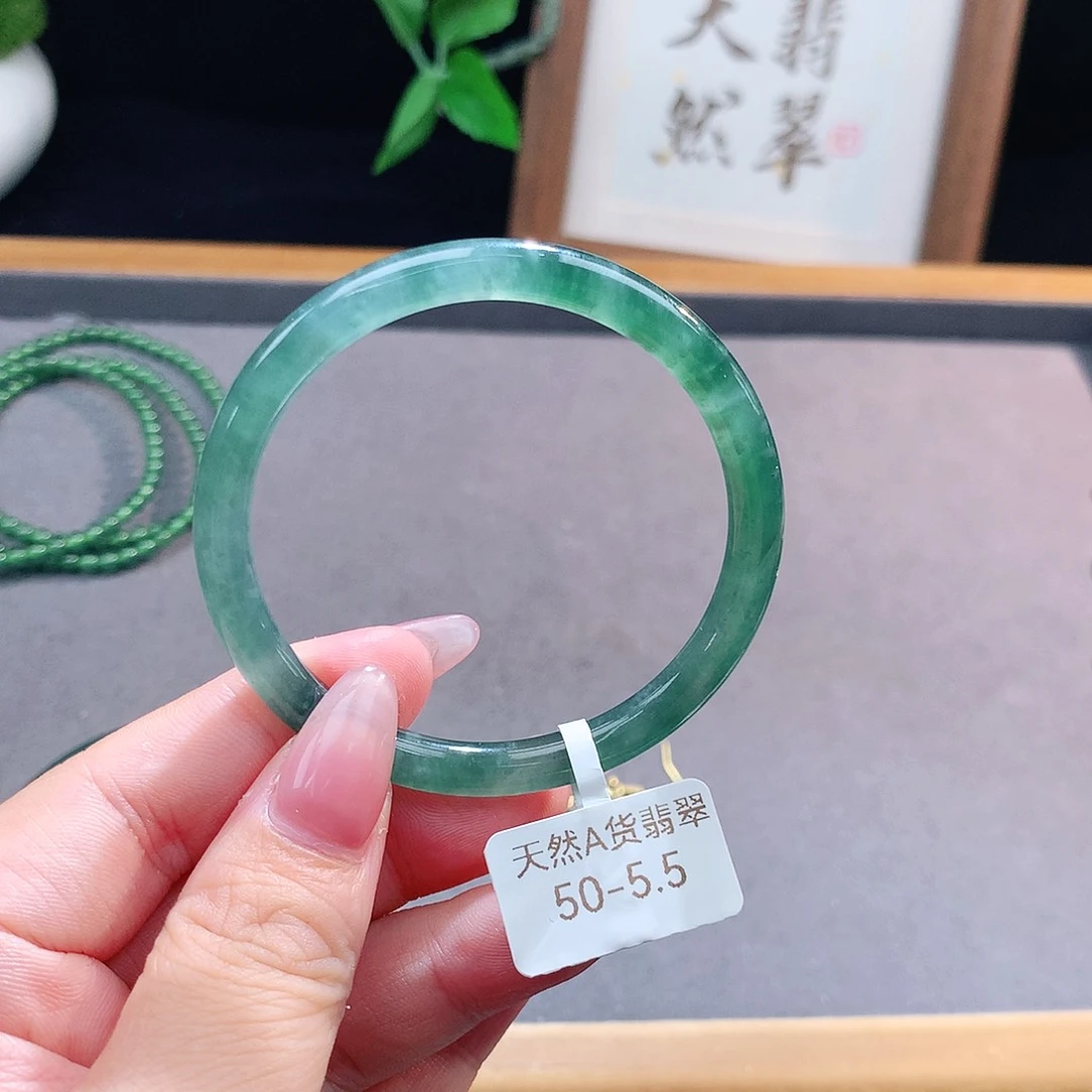 翡翠手镯（圆镯）未镶嵌