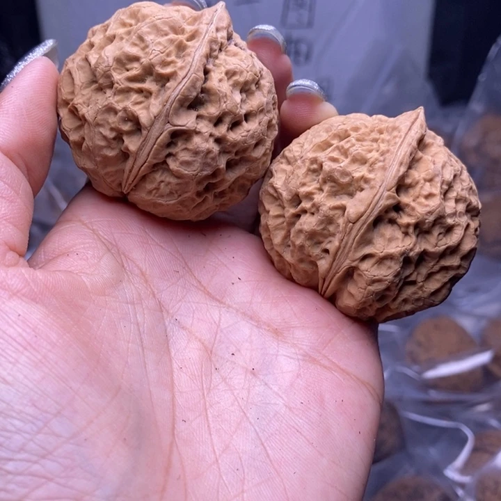 把件文玩核桃云南野生铁核桃75号46mm