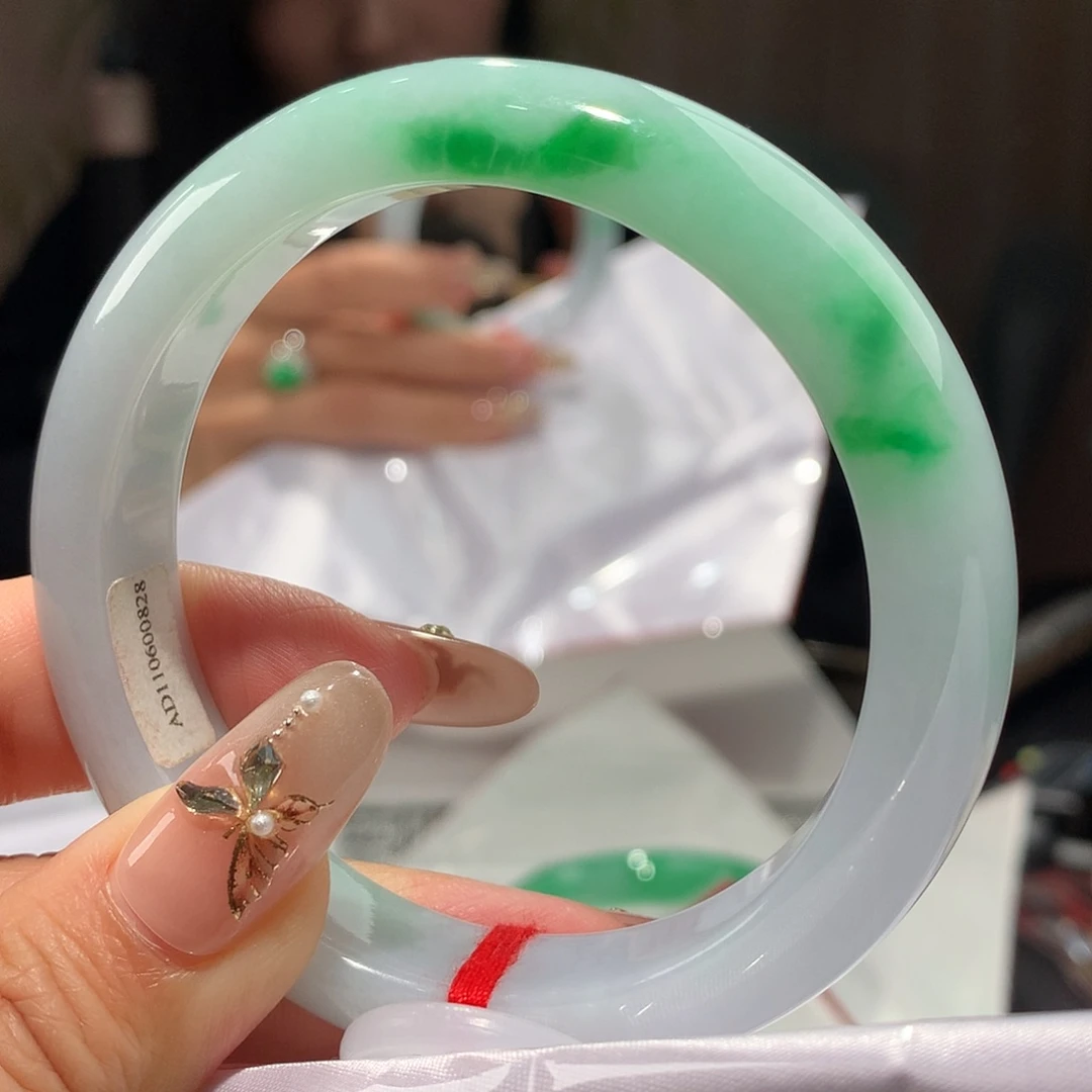 翡翠手镯未镶嵌圈口58