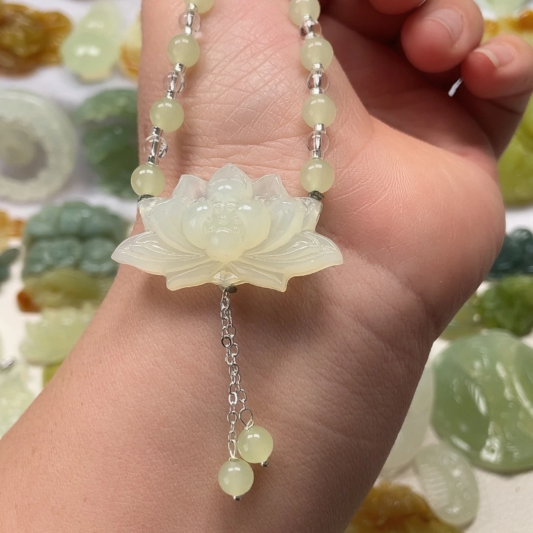 蛇纹石玉未镶嵌颈饰