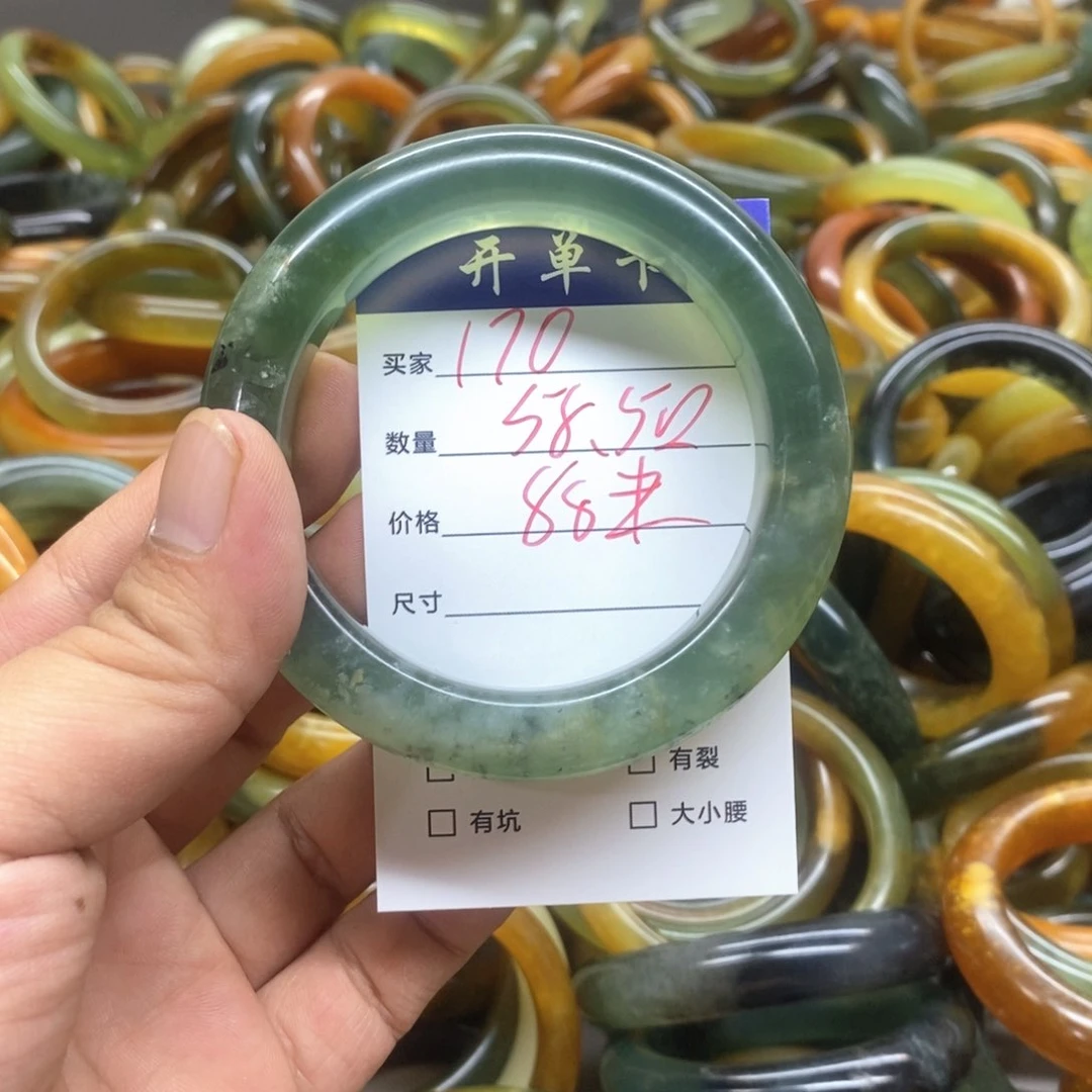 蛇纹石玉未镶嵌手镯