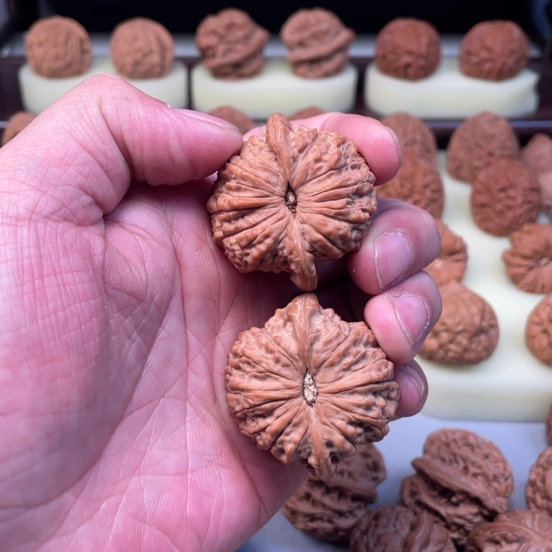 文玩核桃把件夜**静血麒麟