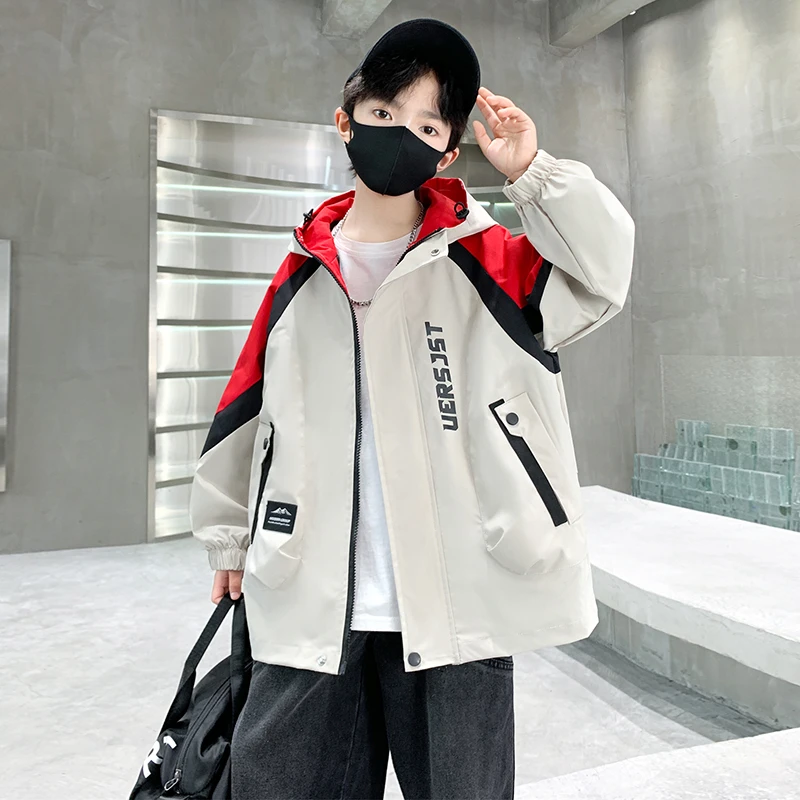 童装男童外套春秋款2025新款中大童男孩冲锋衣儿童风衣连帽帅气潮