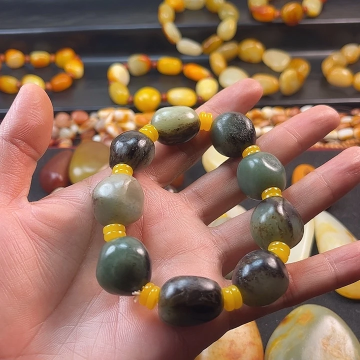 三***千颈饰未镶嵌和田玉