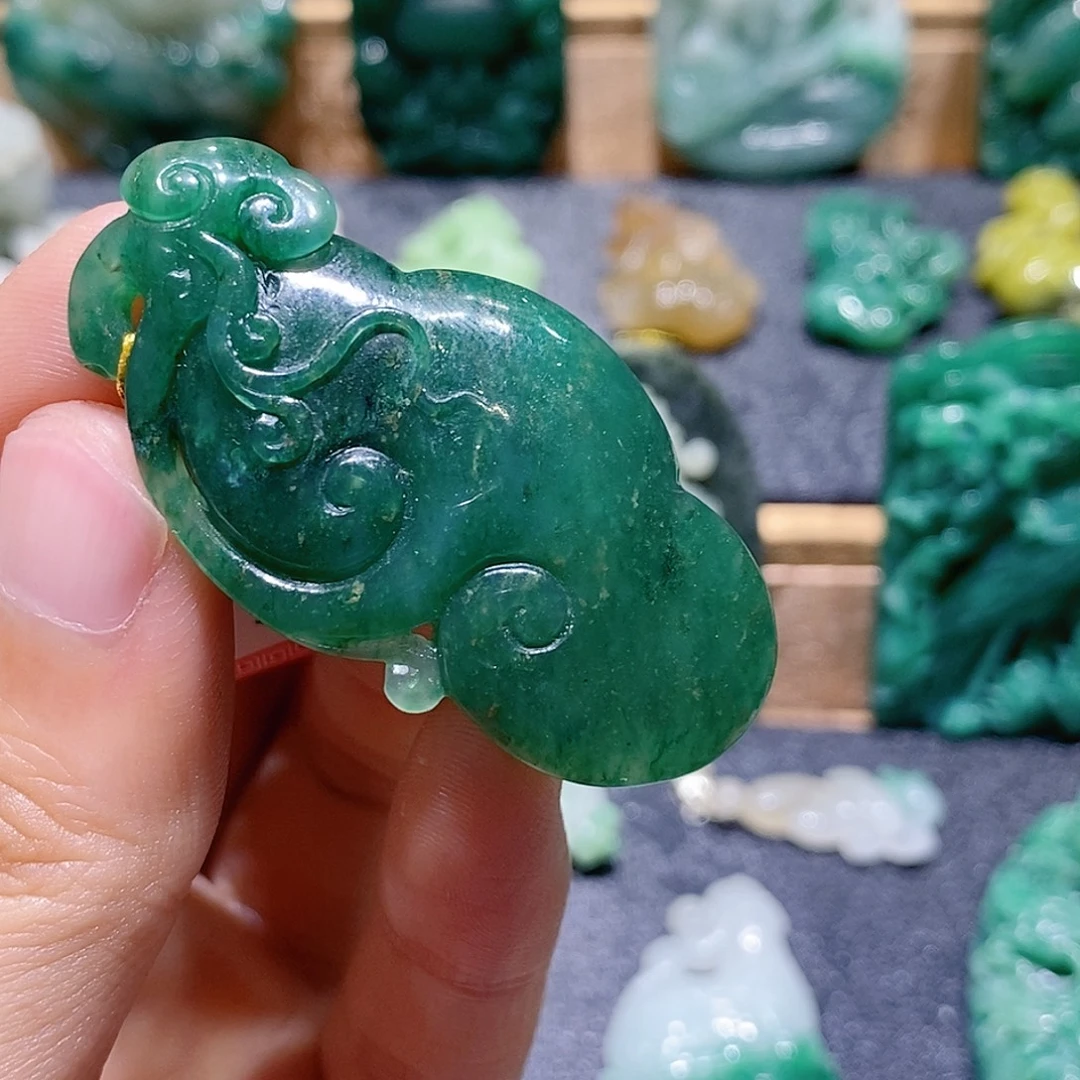 独山玉未镶嵌吊坠