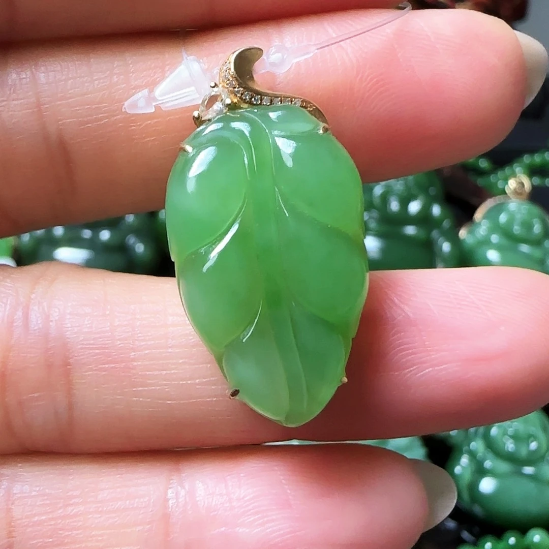 和田玉（碧玉）颈饰18K金镶嵌