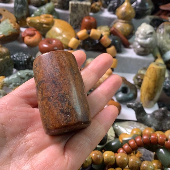 未镶嵌岫岩河磨玉（透闪石质玉）把件