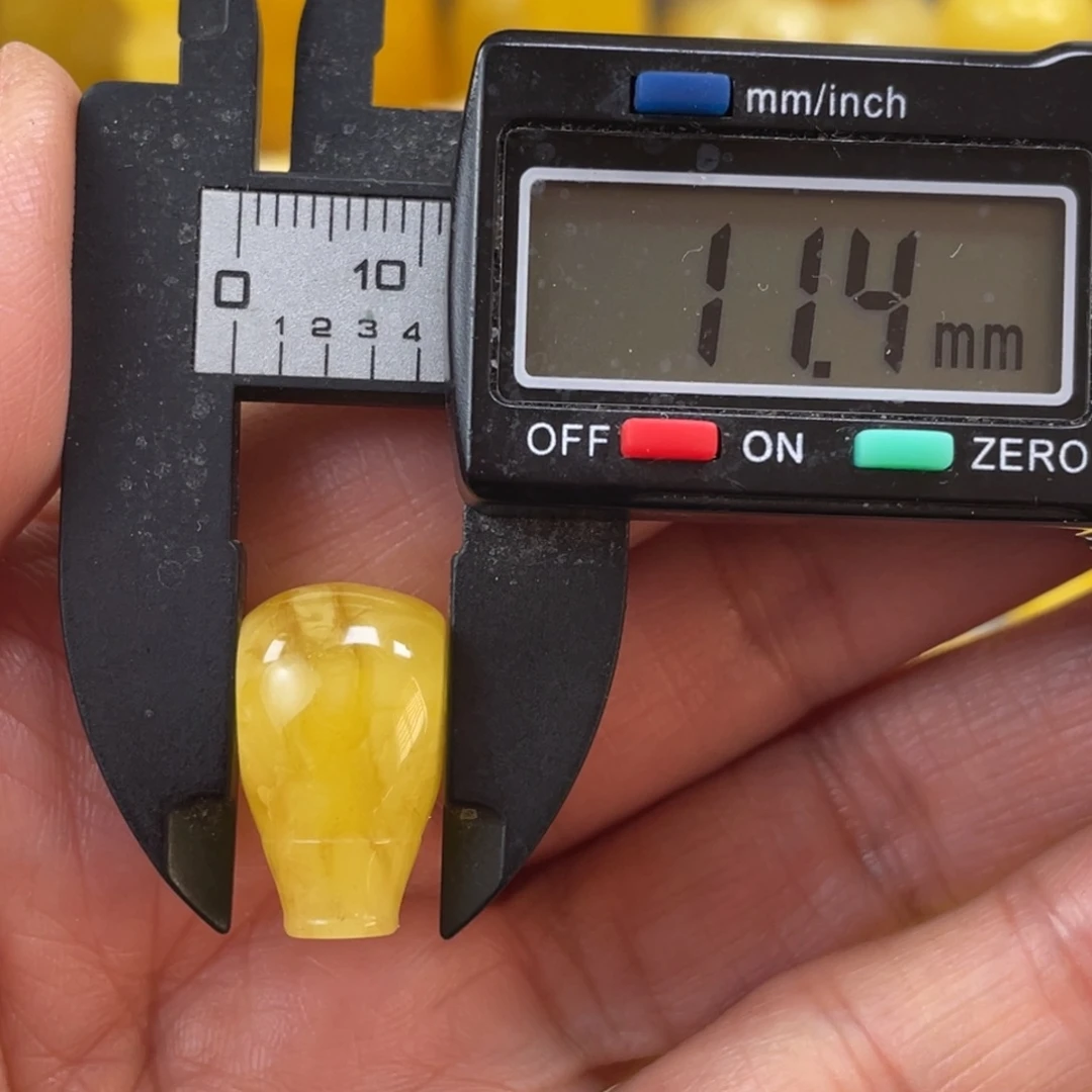 蜜蜡未镶嵌裸石64杂