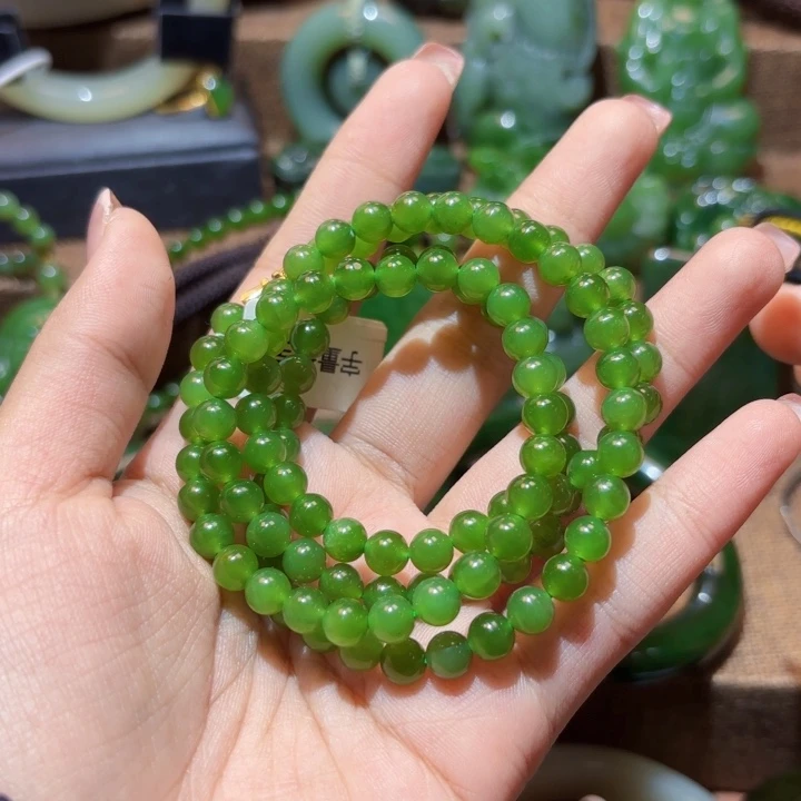 颈饰未镶嵌和田玉（碧玉）