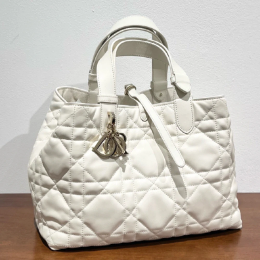 99新 DIOR/迪奥 白色金扣Toujours手袋 中号