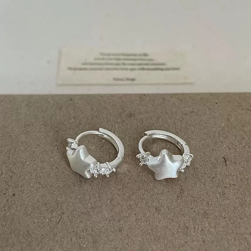 铜合金锆石耳饰 银色拉丝五角星星锆石简约轻奢通勤高级感耳扣