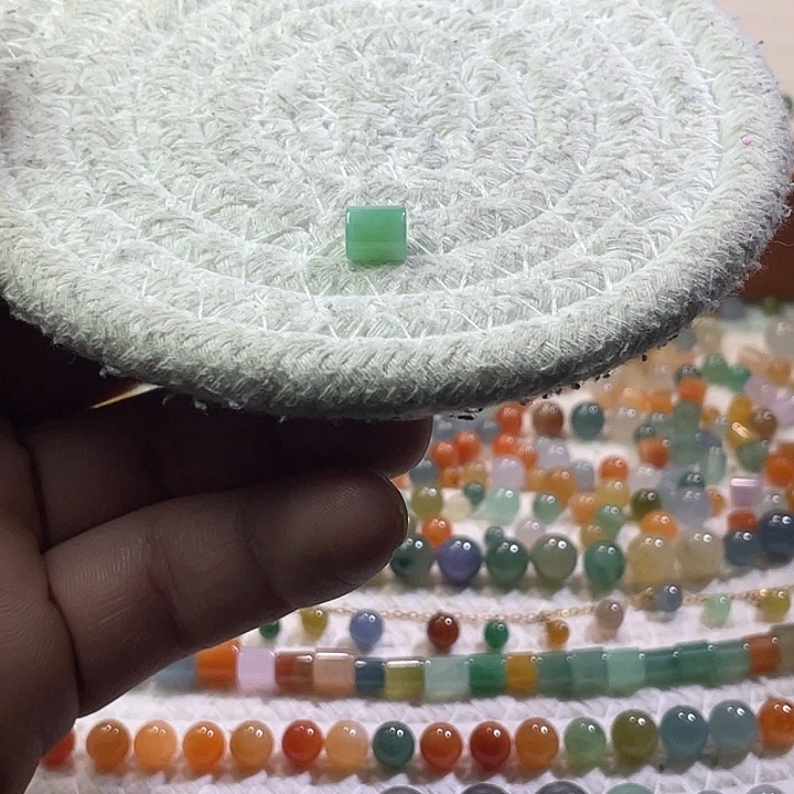 翡翠散珠未镶嵌定制翡翠桶珠卡7.2*6.5