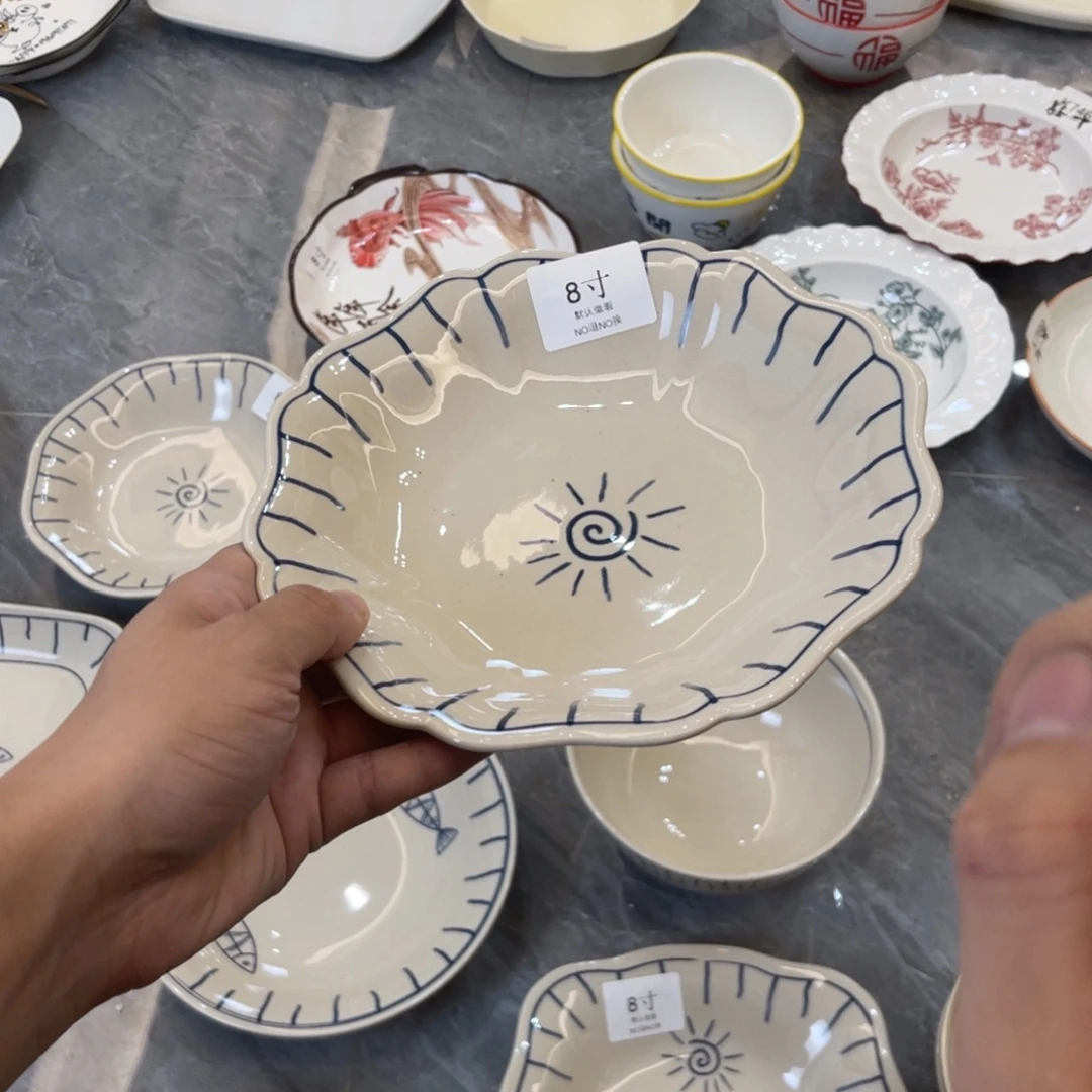 陶瓷微瑕餐具介意勿拍，满18飞！