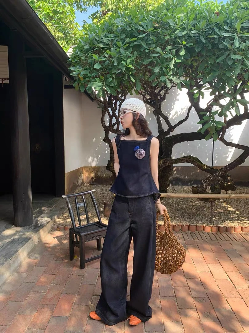 le rouge周美美  率性出街后背镂空绑带明线背心原色牛仔裤套装