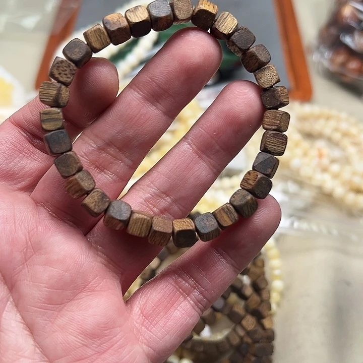 白玉菩提吊坠黄色555