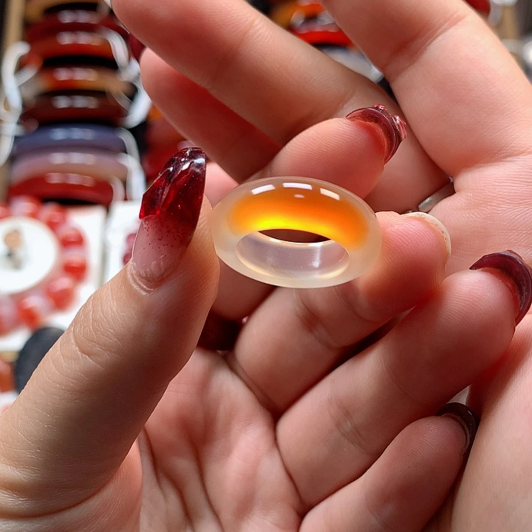 【闪购商品】玛瑙/玉髓手镯未镶嵌苗***草