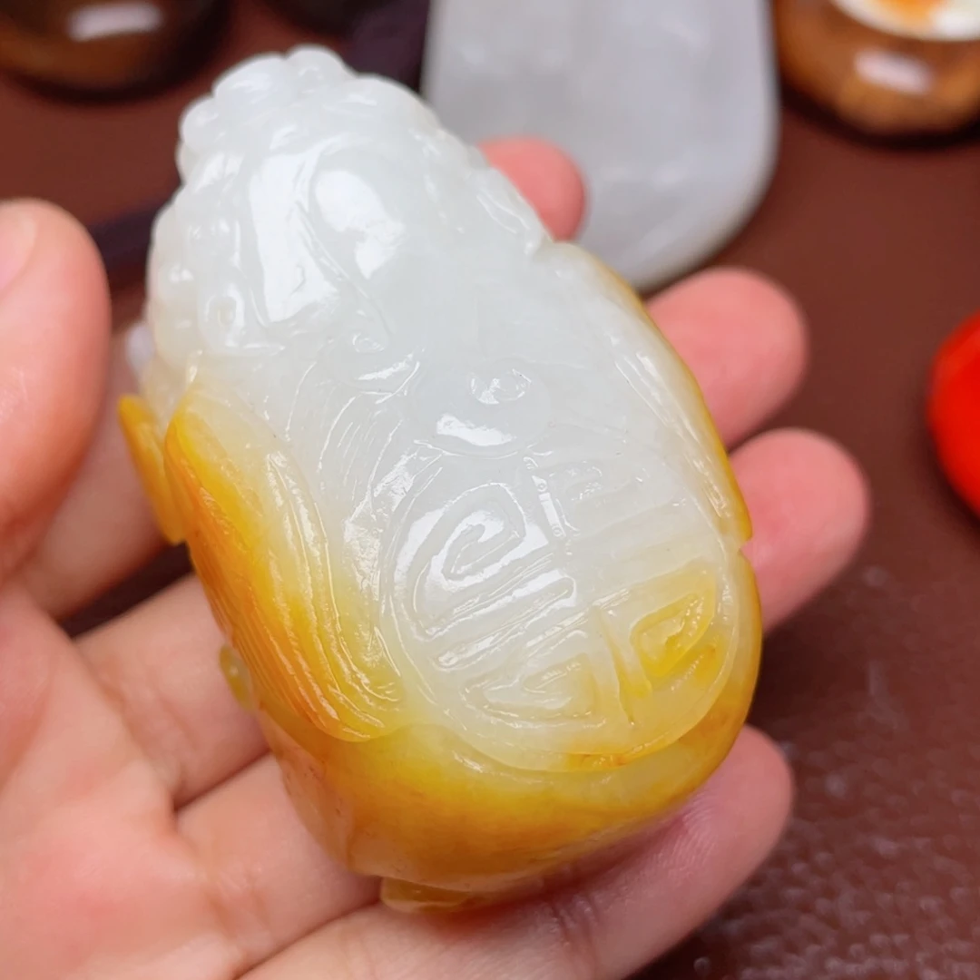 和田玉颈饰未镶嵌春**开