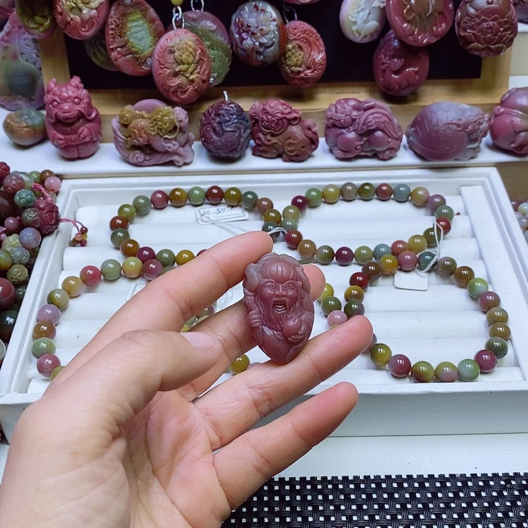 玛瑙/玉髓盐源玛瑙吊坠未镶嵌