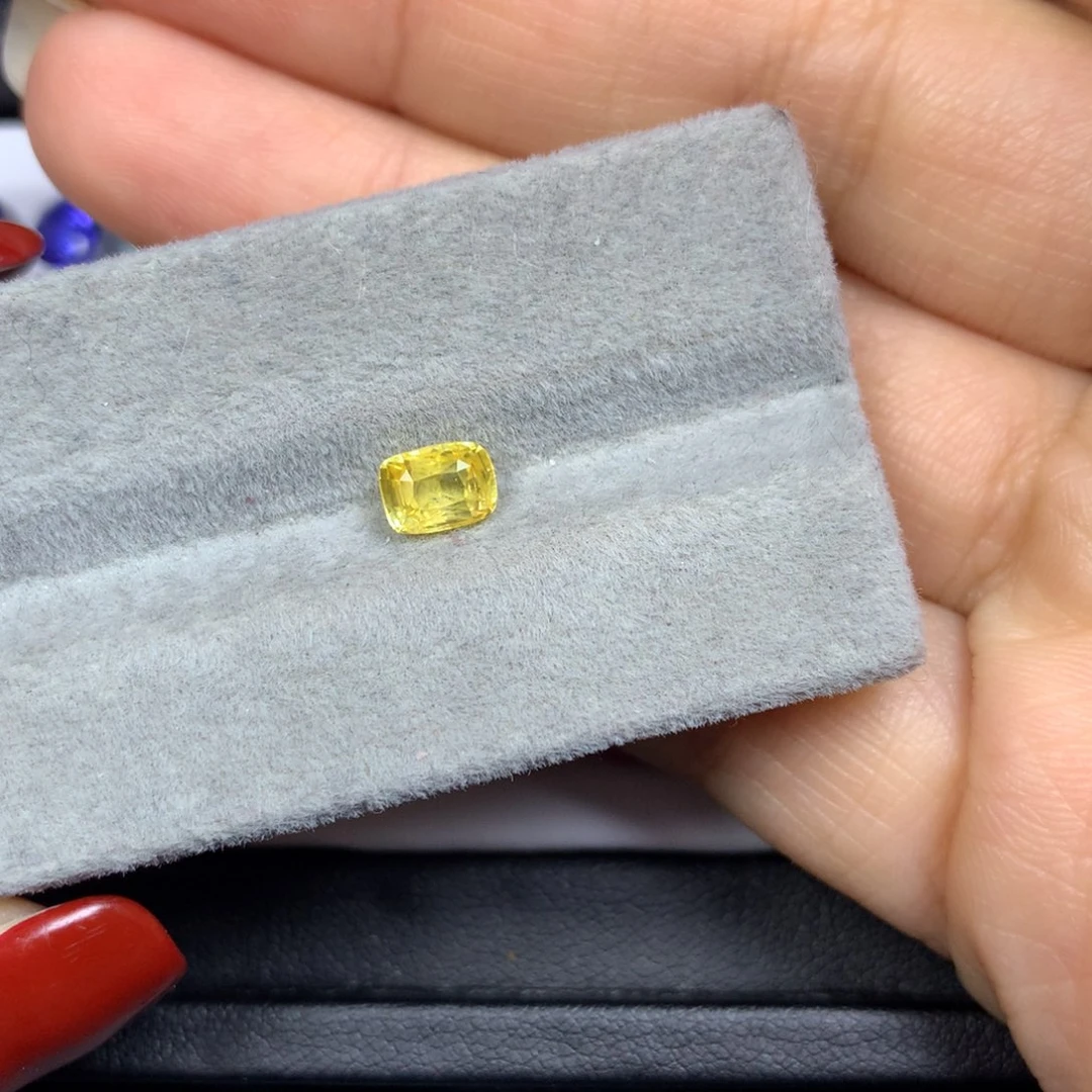 蓝宝石裸石未镶嵌黄蓝宝