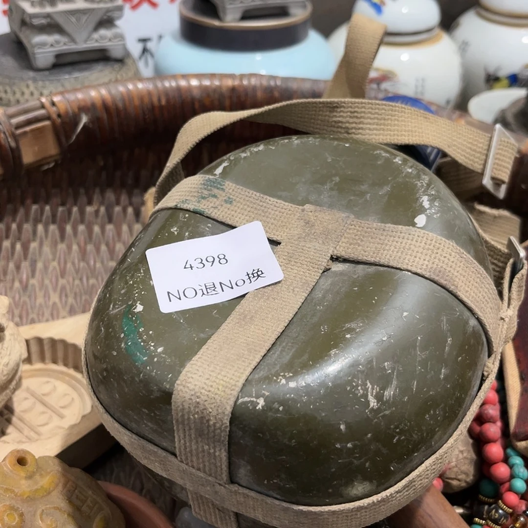 薄***.老挝石4398号工艺品