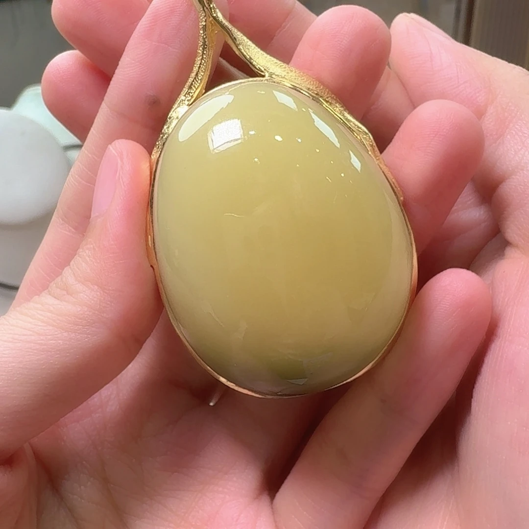 琥珀未镶嵌颈饰吊坠