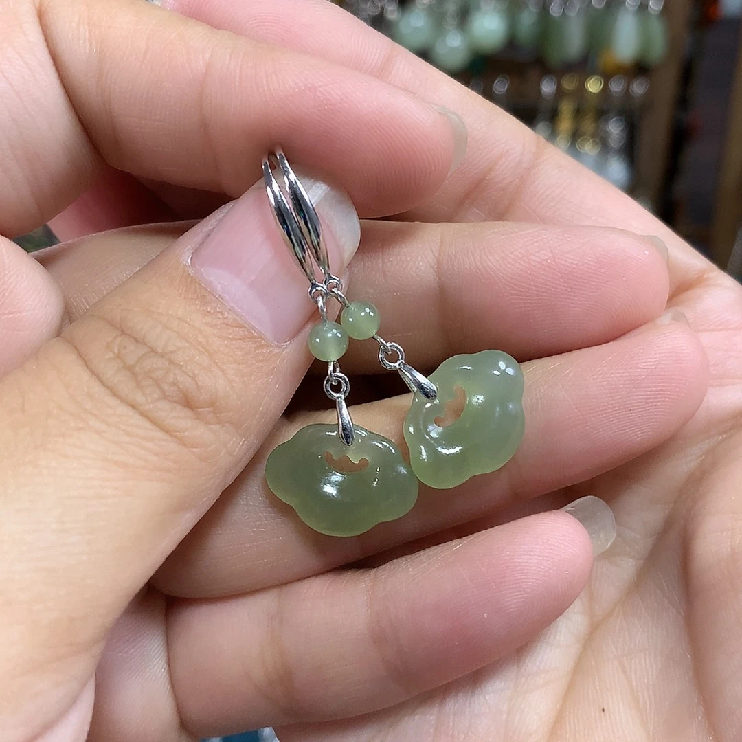 和田玉银S925镶嵌耳饰如意