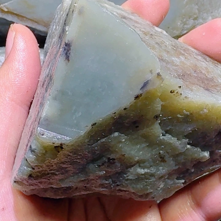 和田玉未镶嵌珠宝半成品