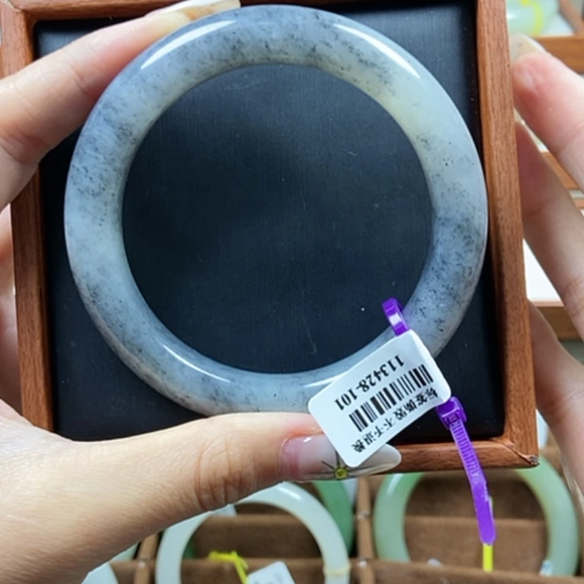 【闪购商品】和田玉手镯未镶嵌101