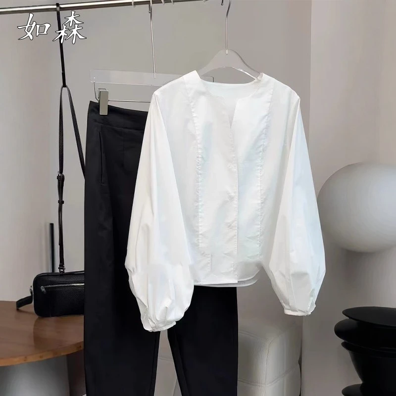 法式高级感V领白色长袖衬衫女春季设计感宽松百搭洋派灯笼袖上衣