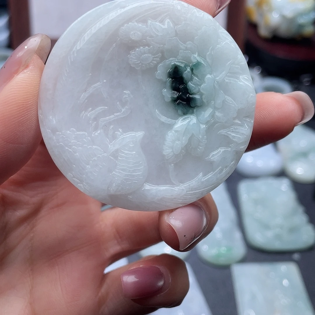 翡翠未镶嵌颈饰翡翠